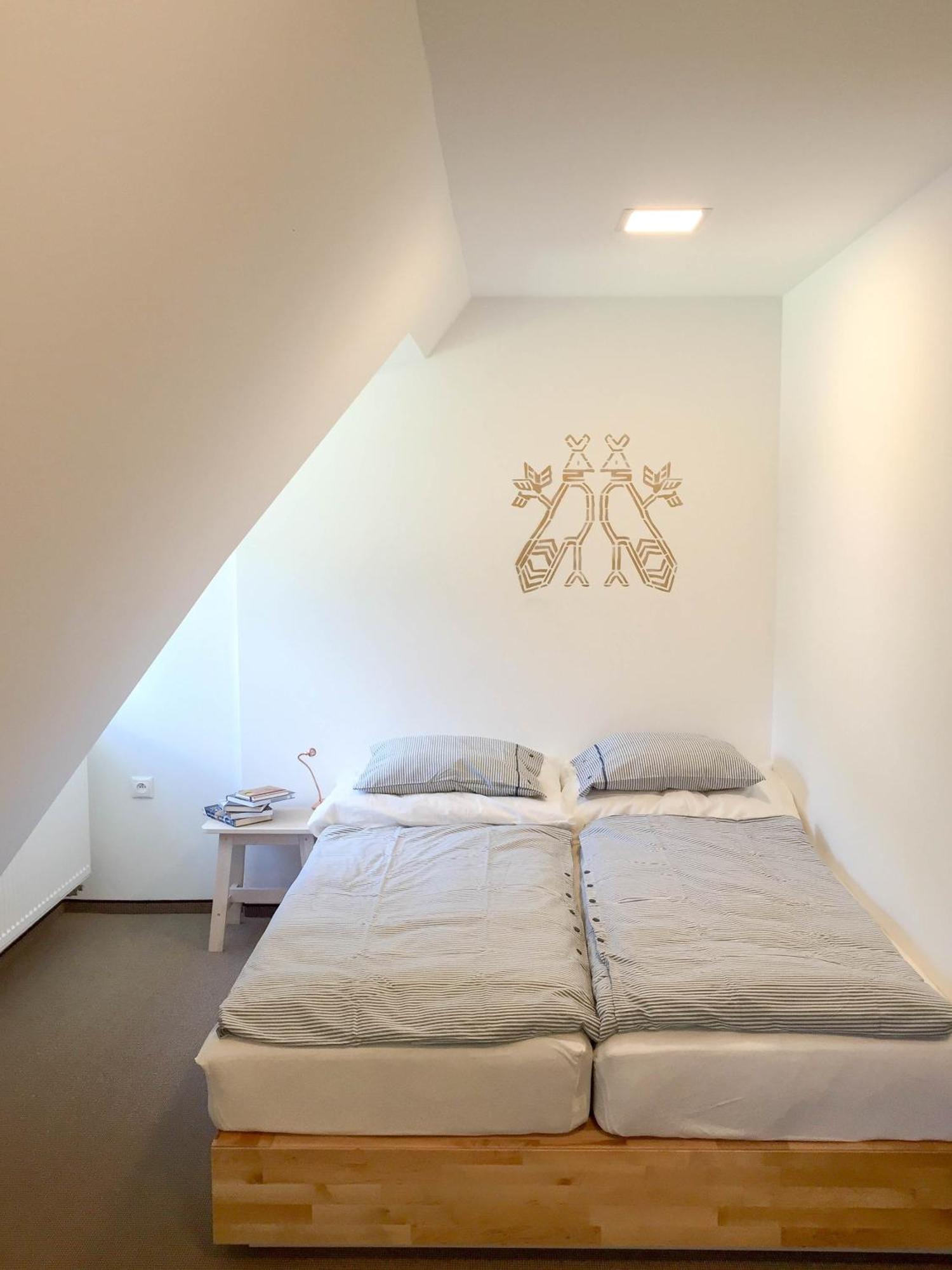 Kastiel Cicmany Otel Oda fotoğraf